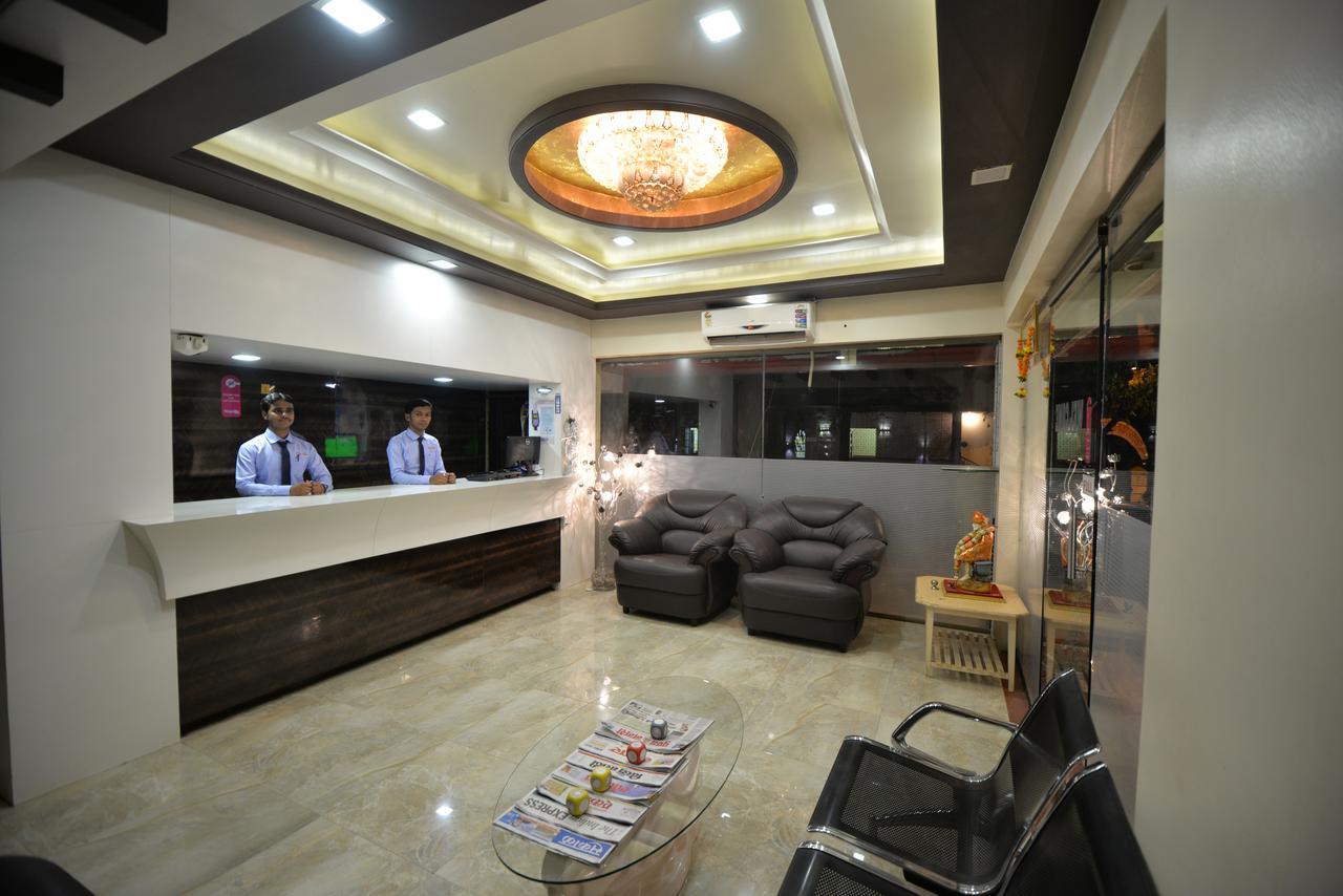 Hotel Radhe Krishna Solapur Buitenkant foto