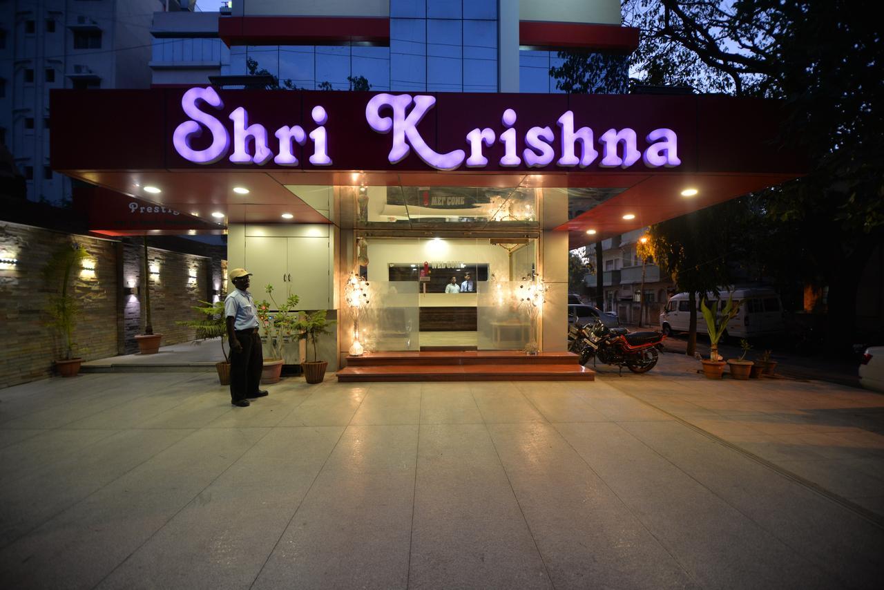 Hotel Radhe Krishna Solapur Buitenkant foto
